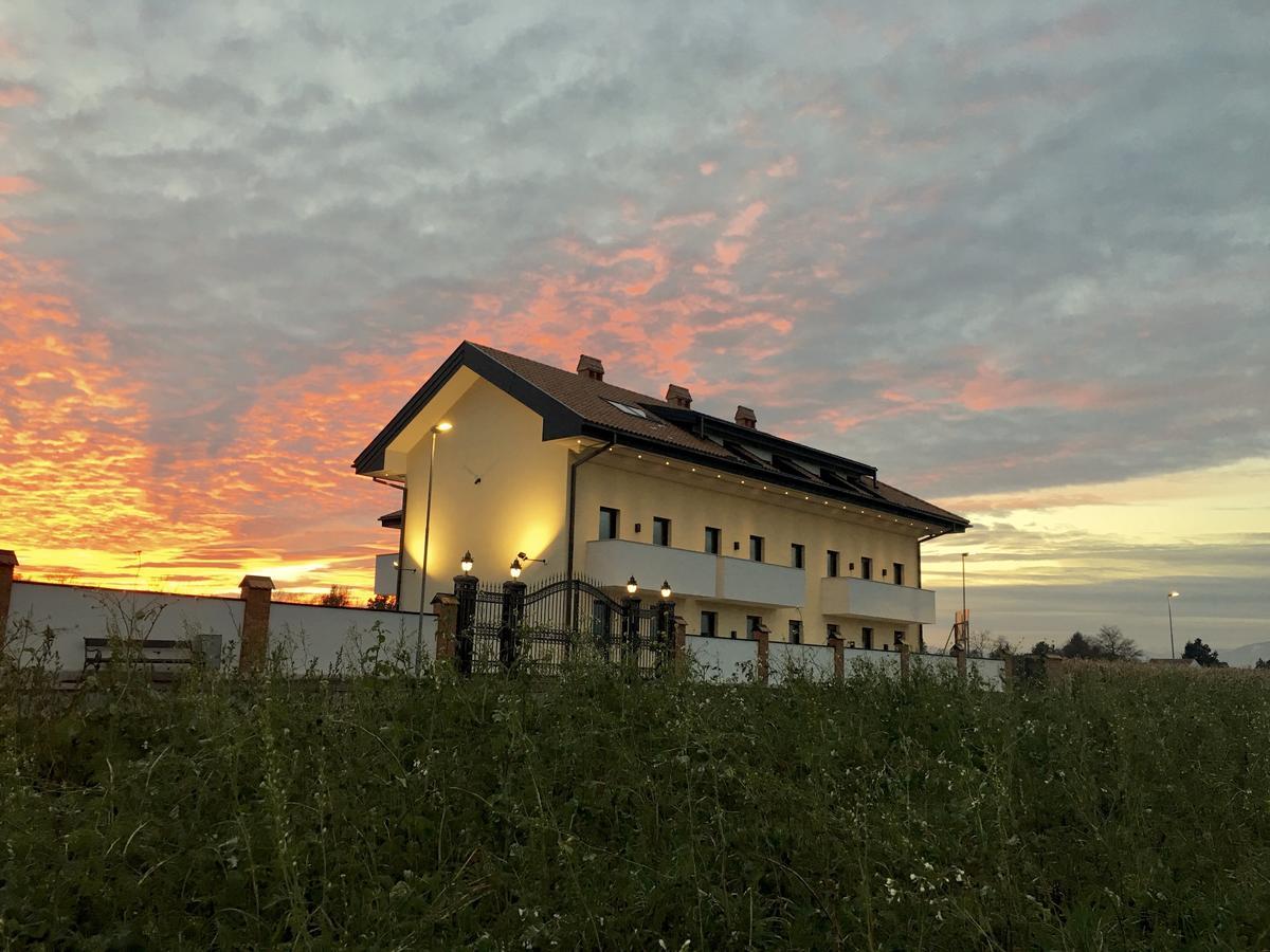 Mattone Aparthotel Lanzenkirchen Esterno foto
