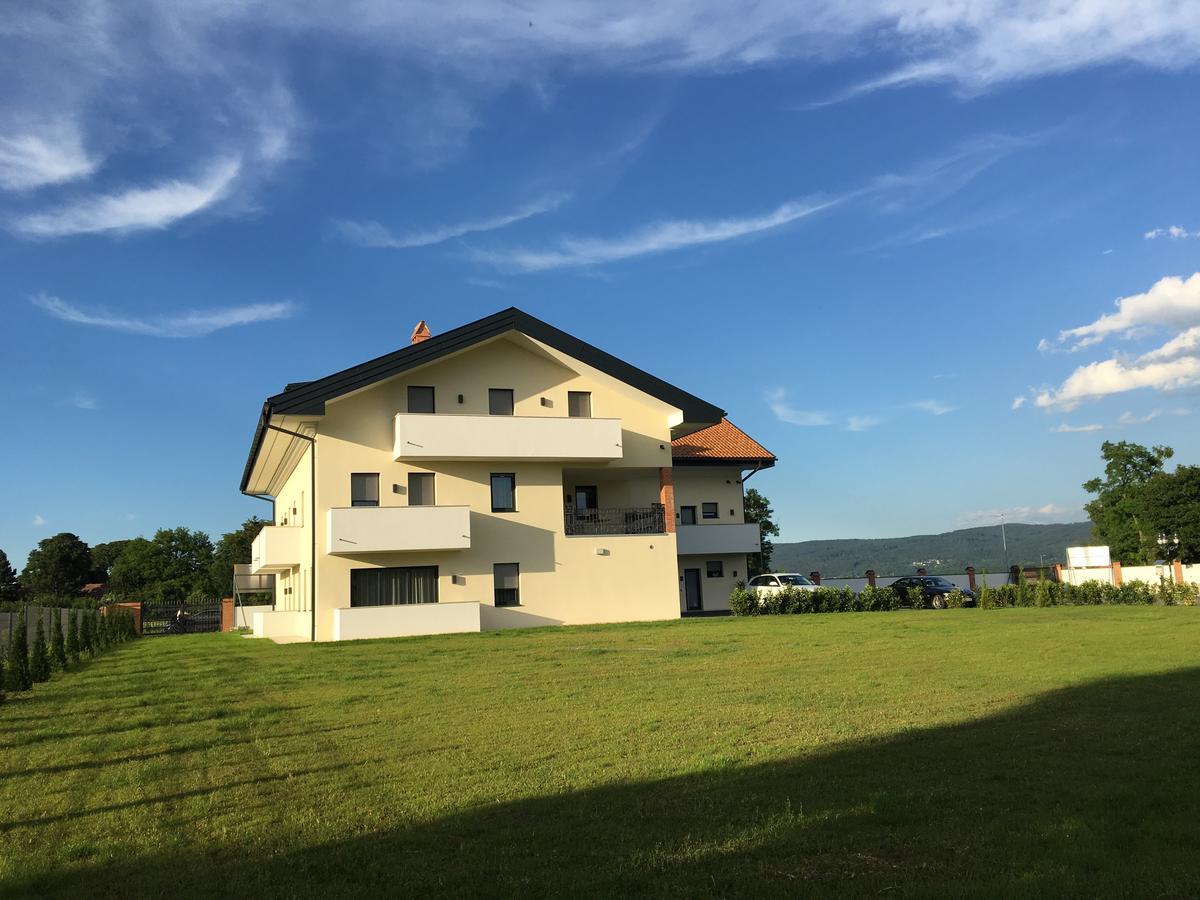 Mattone Aparthotel Lanzenkirchen Esterno foto